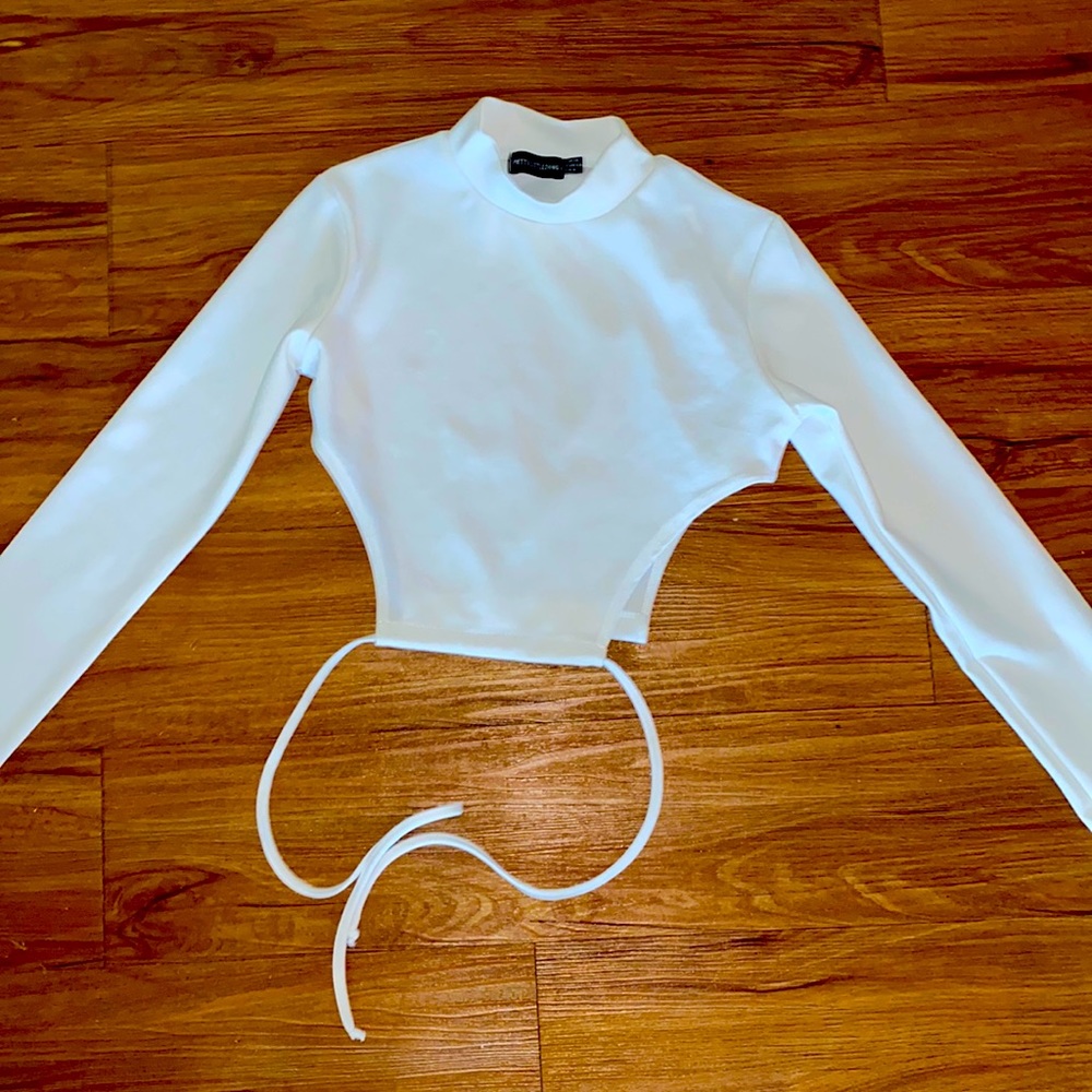 Pretty Little Thing long sleeve crop top